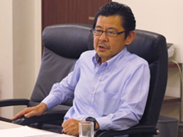 管理本部本部長　佐野氏